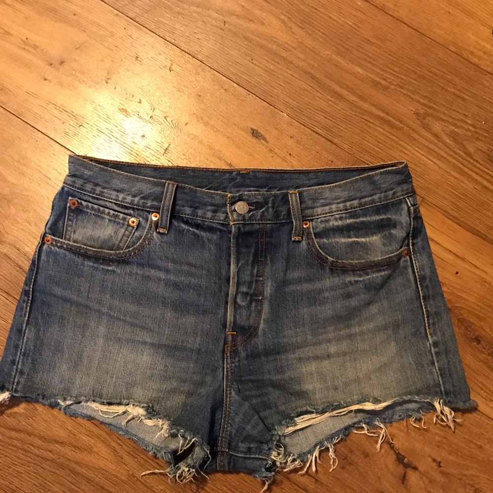 Levi wedgie fit shorts size 31